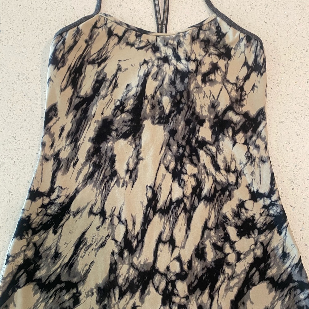 Lululemon Tan and Black Power Y Tank